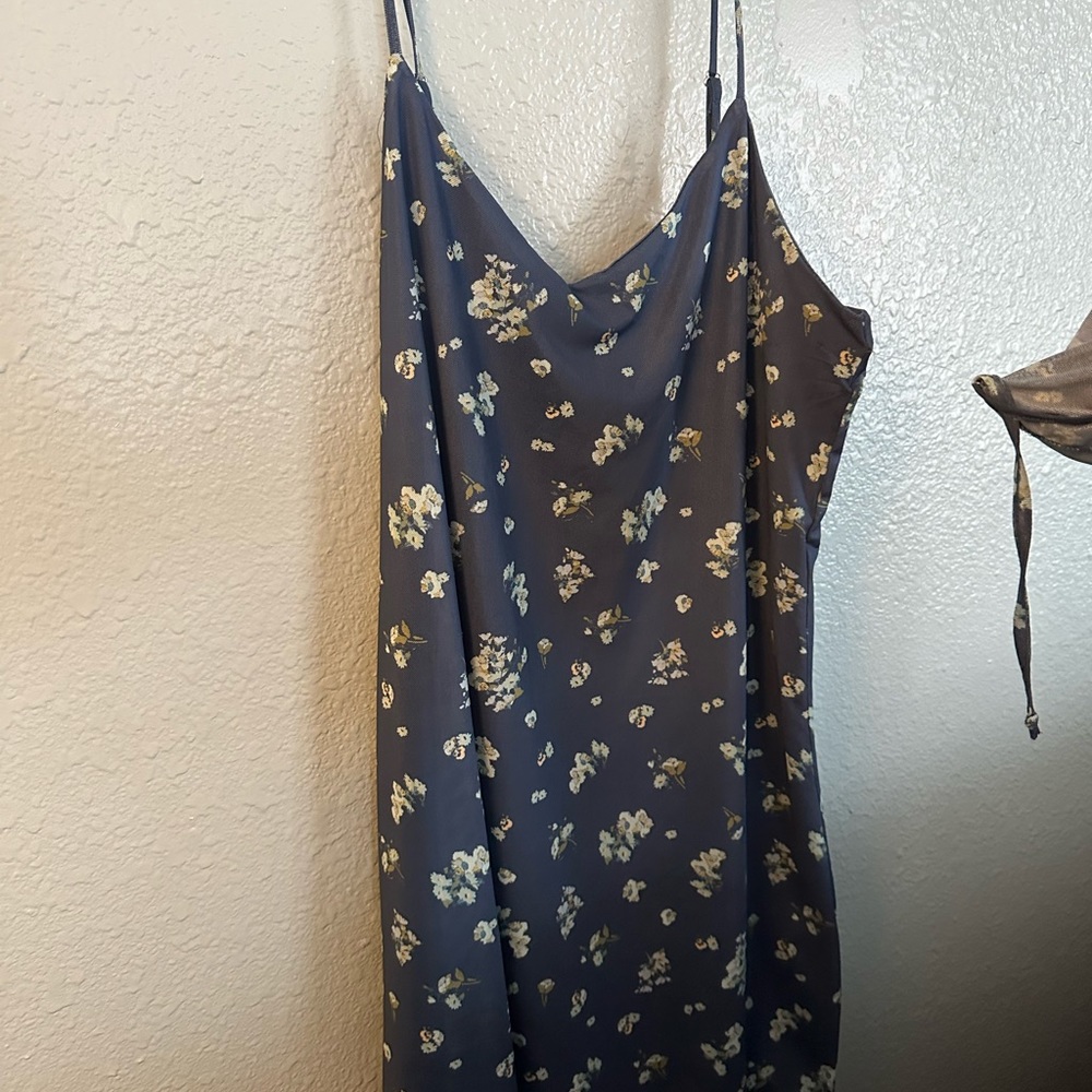 Juniors Dress Size Large